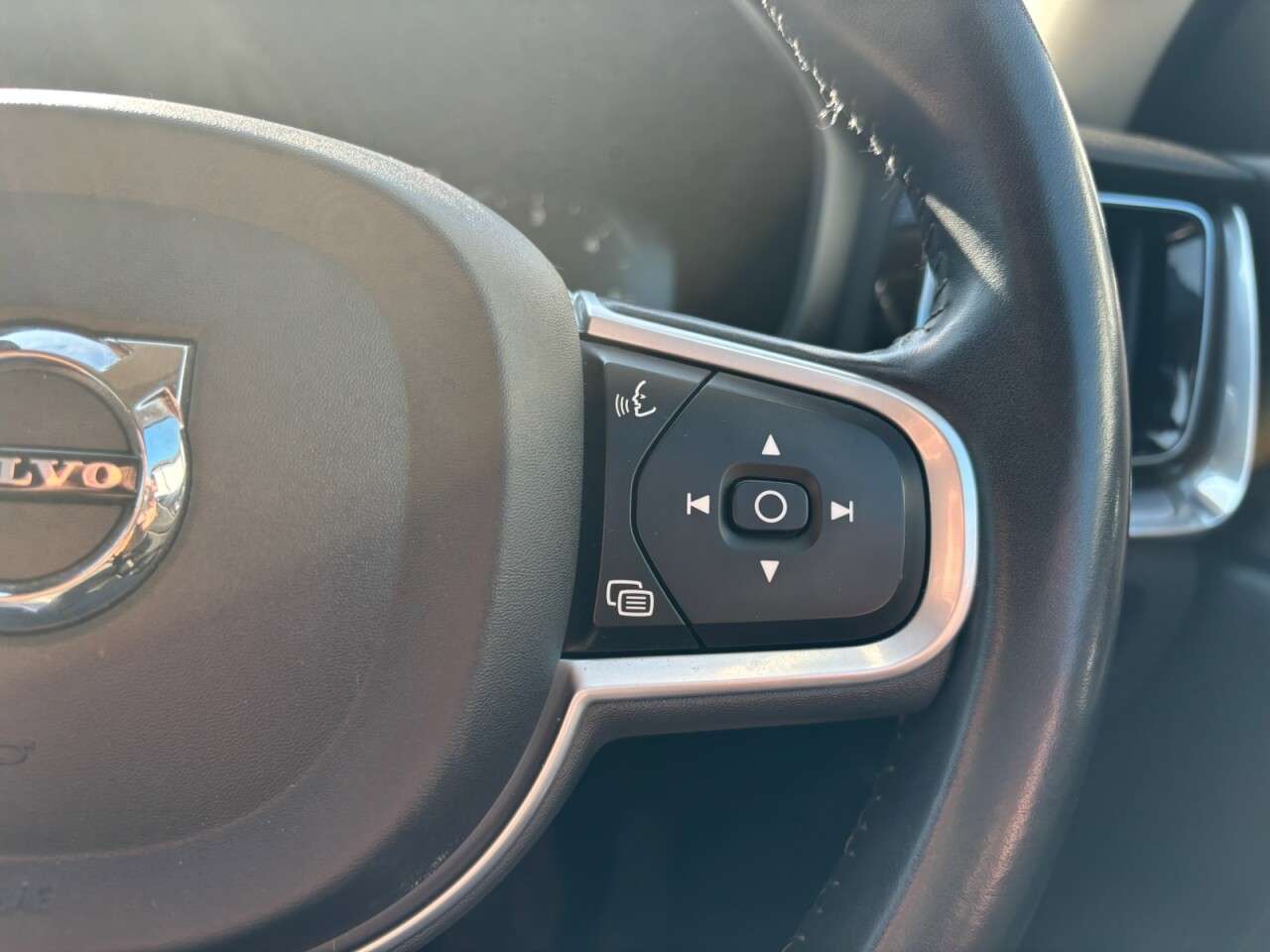 2019 VOLVO V60 2019 VOLVO V60