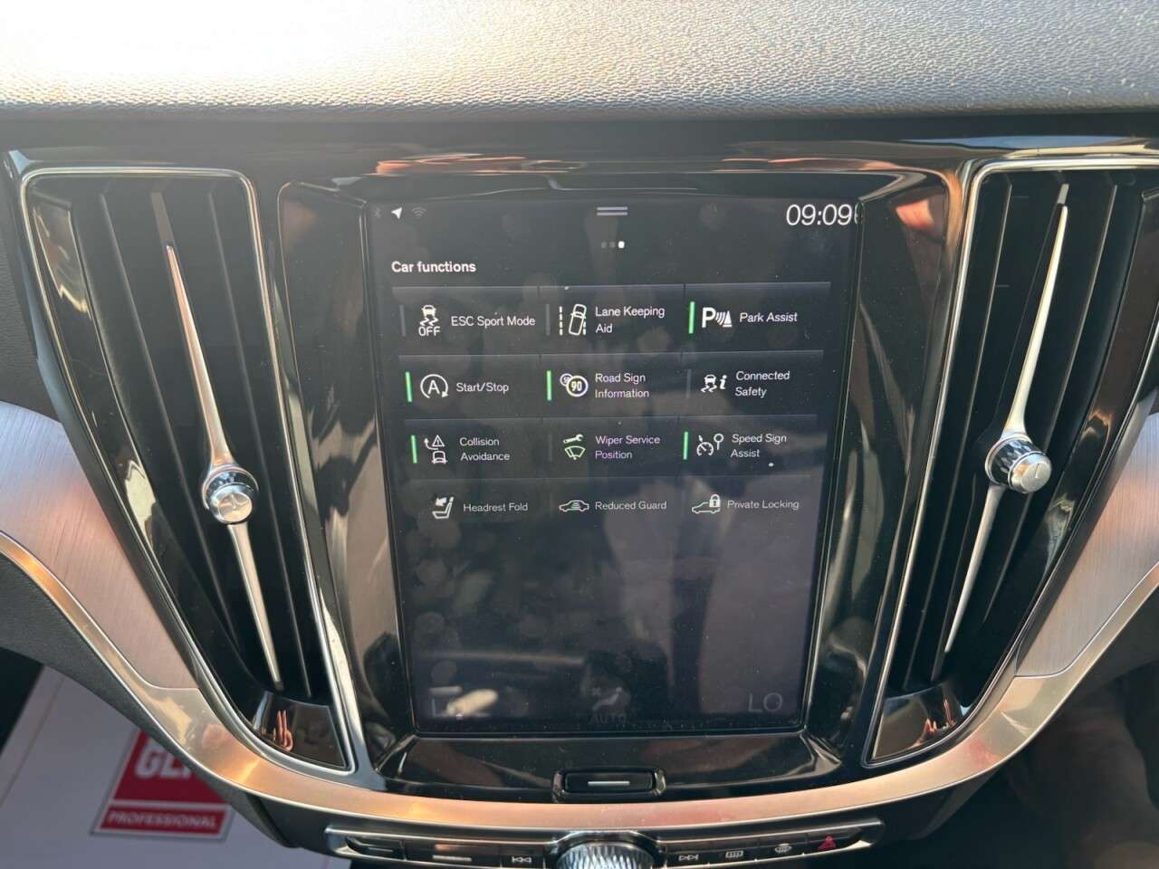2019 VOLVO V60 2019 VOLVO V60