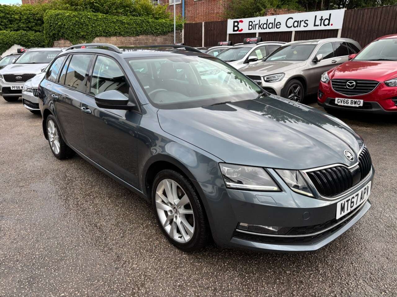 A 2017 SKODA OCTAVIA SE L TSI DSG A 2017 SKODA OCTAVIA SE L TSI DSG
