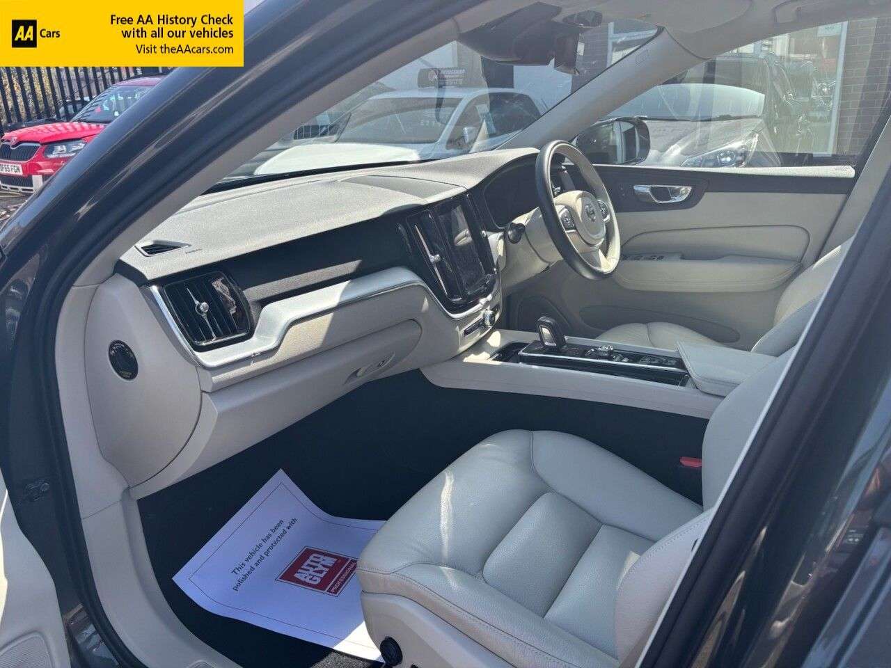 2020 VOLVO XC60 2020 VOLVO XC60
