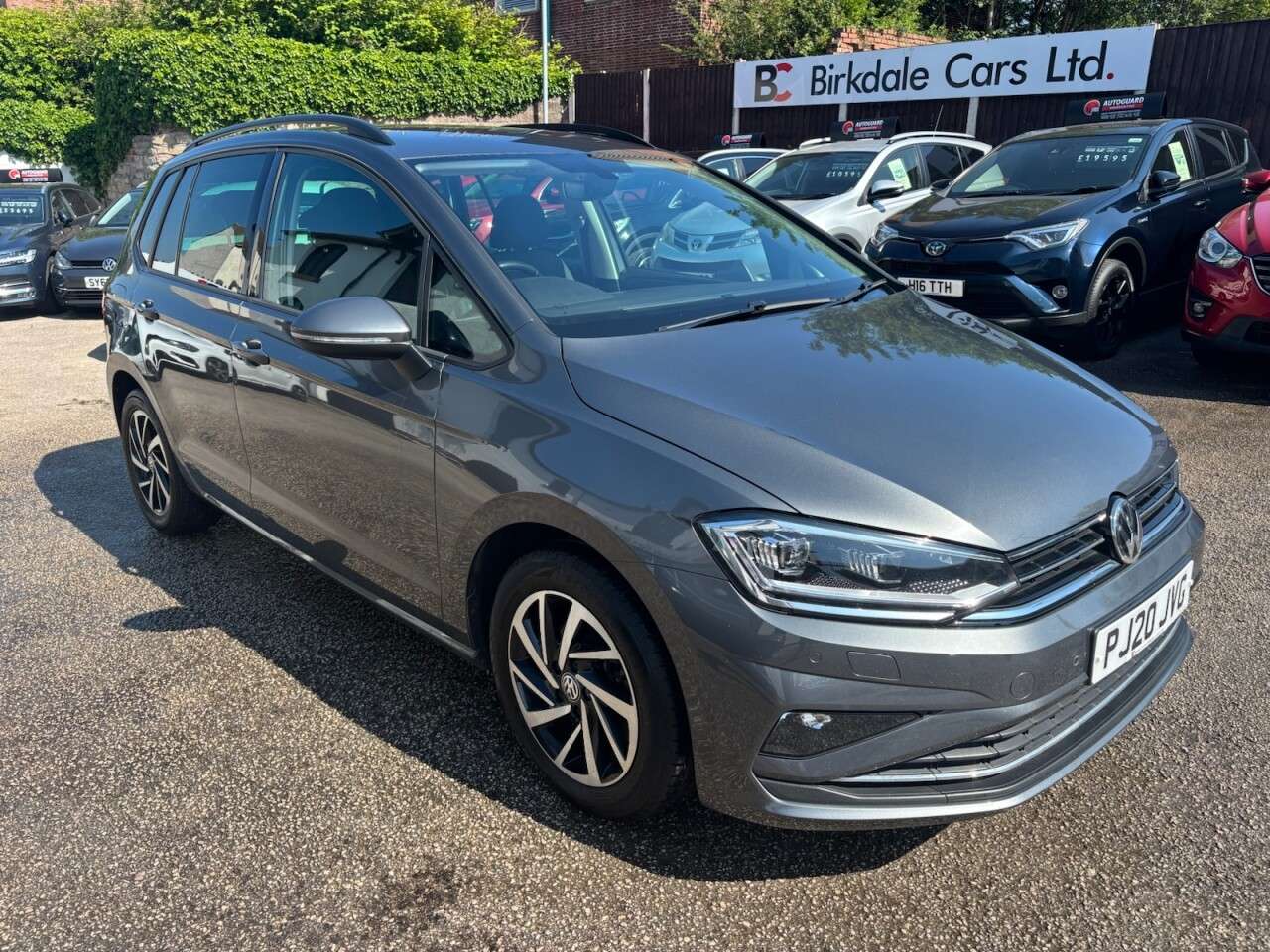 A 2020 VOLKSWAGEN GOLF SV 1.5 TSI EVO Match MPV 5dr Petrol Manual Euro 6 (s/s) (130 ps) FSH (VW) - HE A 2020 VOLKSWAGEN GOLF SV 1.5 TSI EVO Match MPV 5dr Petrol Manual Euro 6 (s/s) (130 ps) FSH (VW) - HE