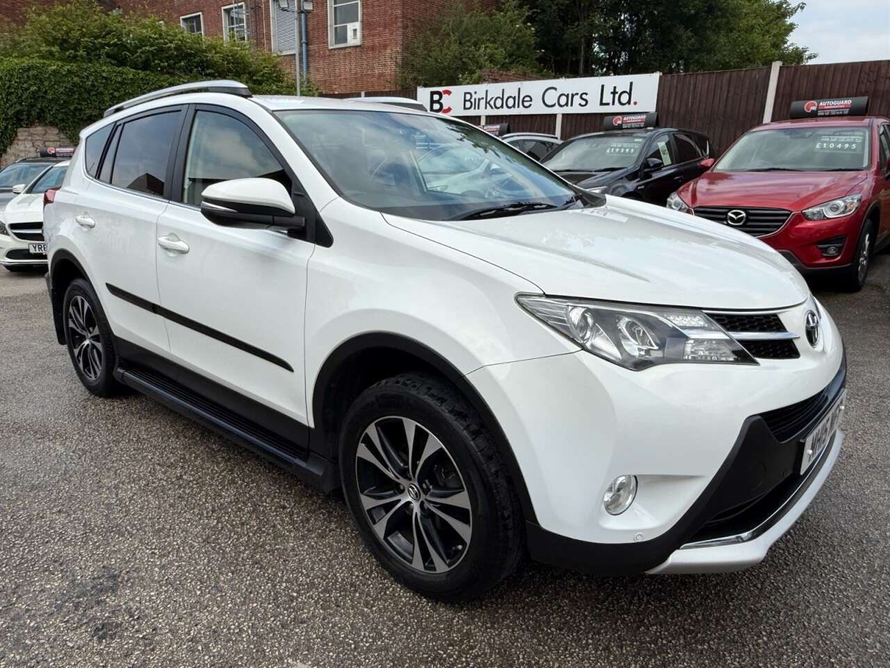 A 2015 TOYOTA RAV4 2.0 V-Matic Invincible SUV 5dr Petrol Multidrive S 4WD Auto Euro 5 (151 ps) A 2015 TOYOTA RAV4 2.0 V-Matic Invincible SUV 5dr Petrol Multidrive S 4WD Auto Euro 5 (151 ps)
