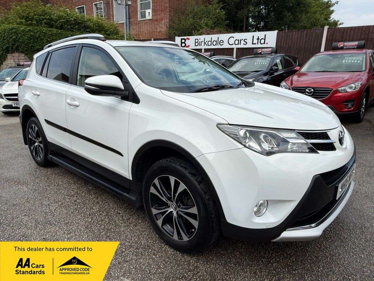 A 2015 TOYOTA RAV4 2.0 V-Matic Invincible SUV 5dr Petrol Multidrive S 4WD Auto Euro 5 (151 ps) A 2015 TOYOTA RAV4 2.0 V-Matic Invincible SUV 5dr Petrol Multidrive S 4WD Auto Euro 5 (151 ps)