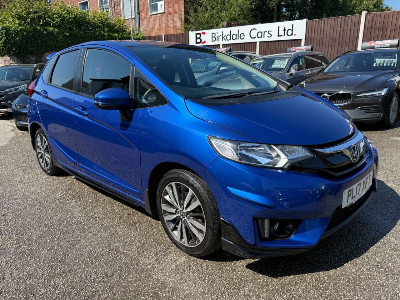 A 2017 HONDA JAZZ 1.3 i-VTEC EX Navi Hatchback 5dr Petrol CVT Euro 6 (s/s) (102 ps) 1OWNER - A 2017 HONDA JAZZ 1.3 i-VTEC EX Navi Hatchback 5dr Petrol CVT Euro 6 (s/s) (102 ps) 1OWNER -