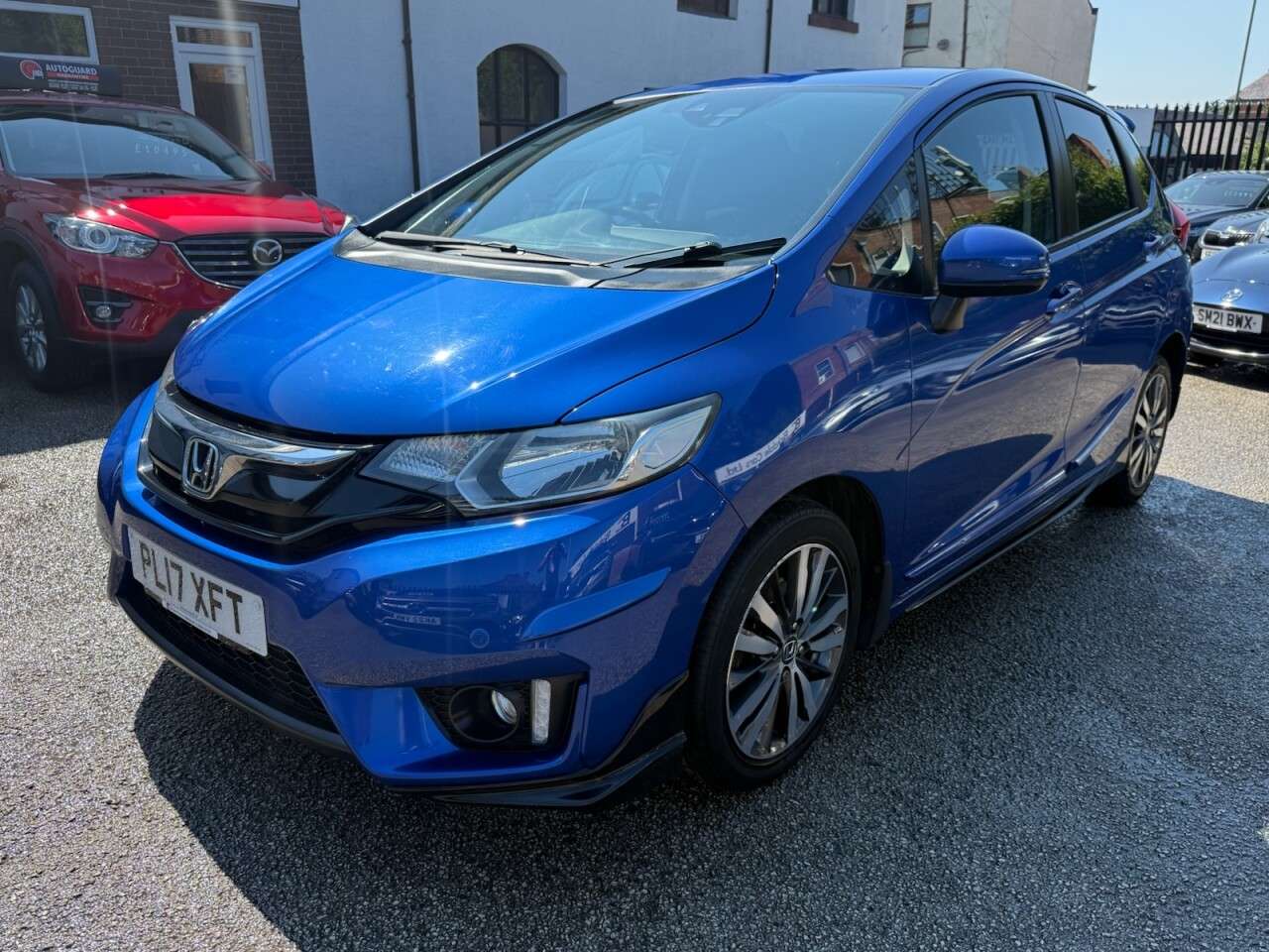 A 2017 HONDA JAZZ 1.3 i-VTEC EX Navi Hatchback 5dr Petrol CVT Euro 6 (s/s) (102 ps) 1OWNER - A 2017 HONDA JAZZ 1.3 i-VTEC EX Navi Hatchback 5dr Petrol CVT Euro 6 (s/s) (102 ps) 1OWNER -