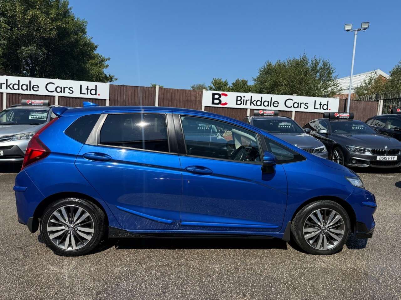 A 2017 HONDA JAZZ 1.3 i-VTEC EX Navi Hatchback 5dr Petrol CVT Euro 6 (s/s) (102 ps) 1OWNER - A 2017 HONDA JAZZ 1.3 i-VTEC EX Navi Hatchback 5dr Petrol CVT Euro 6 (s/s) (102 ps) 1OWNER -