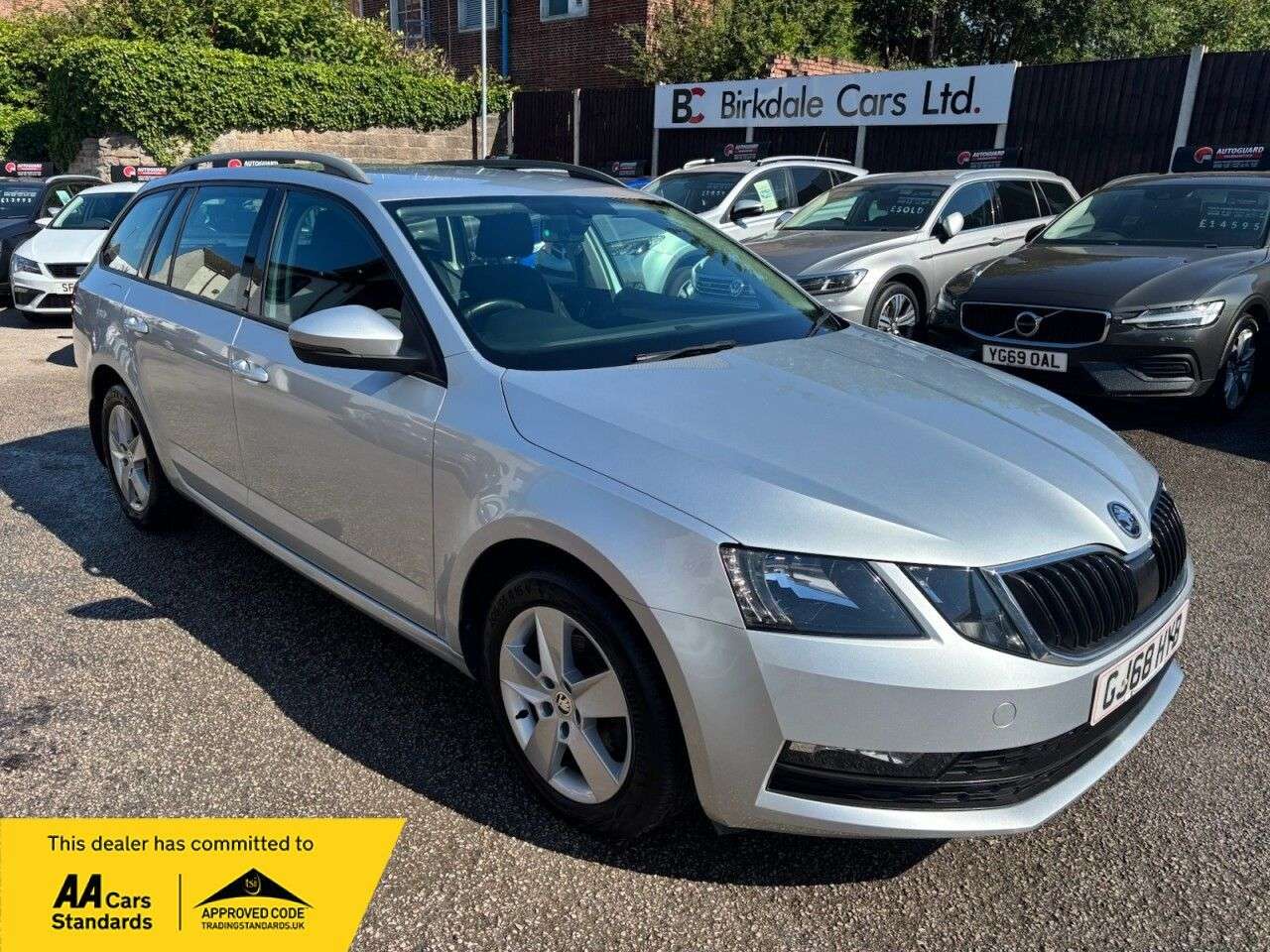 A 2018 SKODA OCTAVIA 1.6 TDI SE Estate 5dr Diesel DSG Euro 6 (s/s) (115 ps) CLIMATE - CRUISE - D A 2018 SKODA OCTAVIA 1.6 TDI SE Estate 5dr Diesel DSG Euro 6 (s/s) (115 ps) CLIMATE - CRUISE - D