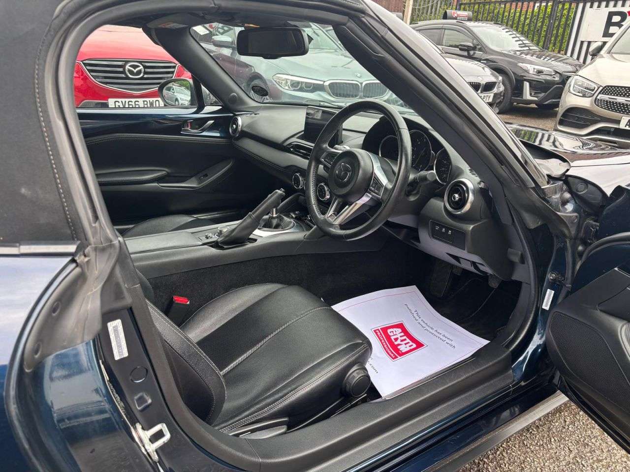 2021 MAZDA MX-5 2021 MAZDA MX-5