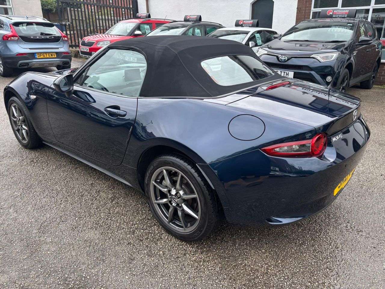 2021 MAZDA MX-5 2021 MAZDA MX-5