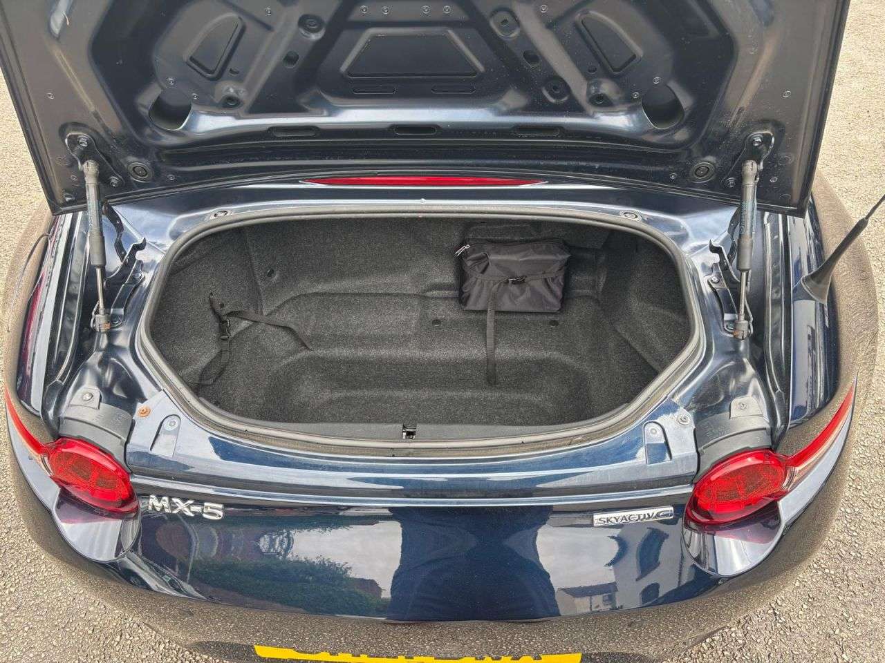 2021 MAZDA MX-5 2021 MAZDA MX-5
