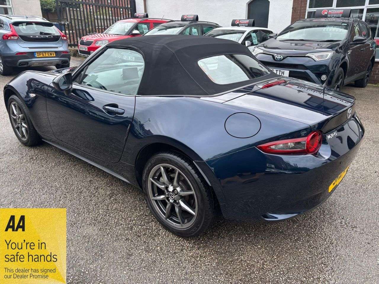 2021 MAZDA MX-5 2021 MAZDA MX-5