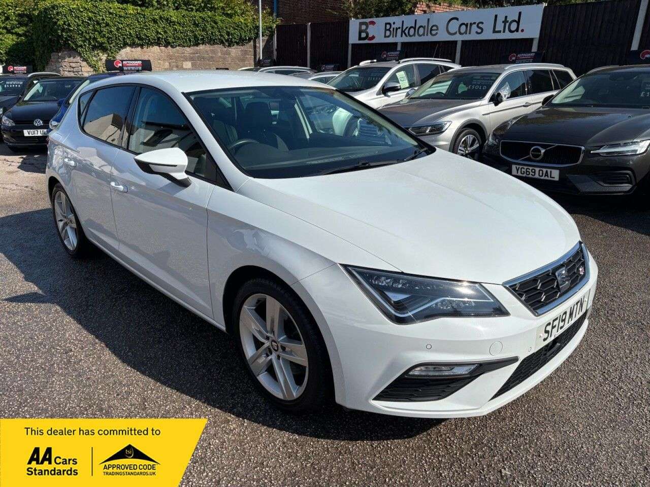 A 2019 SEAT LEON 2.0 TSI FR Hatchback 5dr Petrol DSG Auto Euro 6 (s/s) (190 ps) FSH - CLIMAT A 2019 SEAT LEON 2.0 TSI FR Hatchback 5dr Petrol DSG Auto Euro 6 (s/s) (190 ps) FSH - CLIMAT