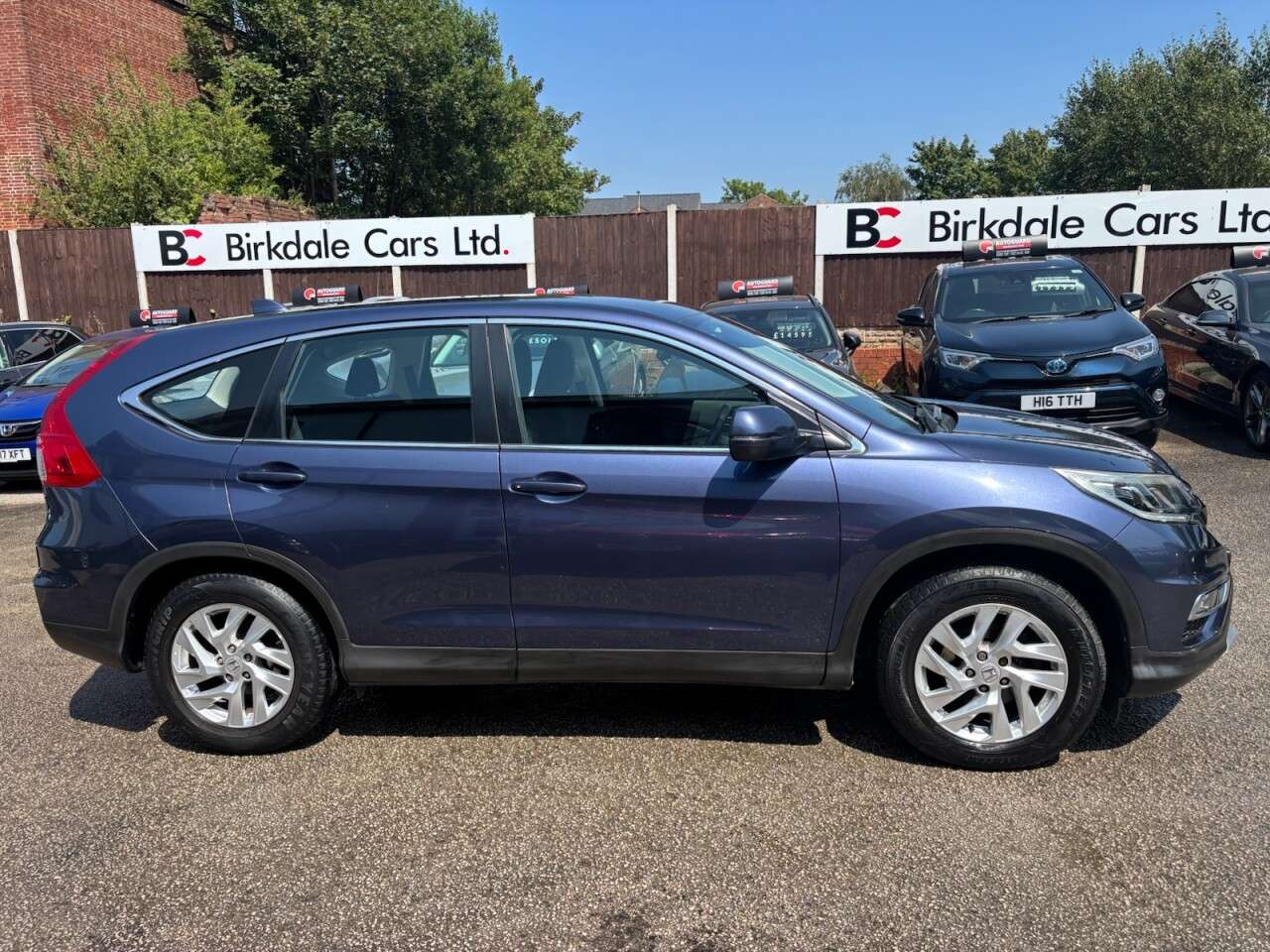 A 2016 HONDA CR-V 1.6 i-DTEC SE Navi (DASP) SUV 5dr Diesel Manual Euro 6 (s/s) (120 ps) FSH - A 2016 HONDA CR-V 1.6 i-DTEC SE Navi (DASP) SUV 5dr Diesel Manual Euro 6 (s/s) (120 ps) FSH -