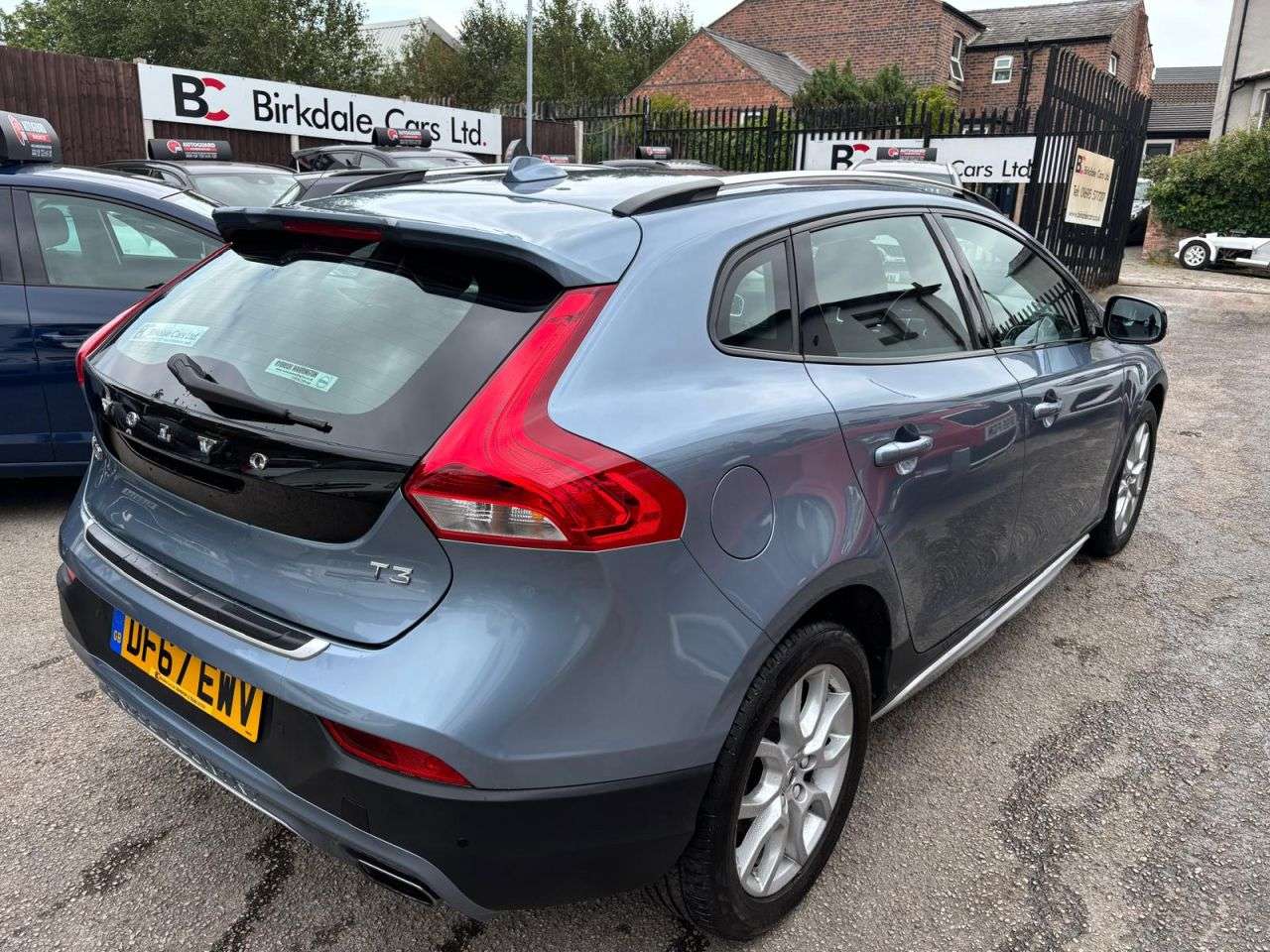 2017 VOLVO V40 CROSS COUNTRY 2017 VOLVO V40 CROSS COUNTRY