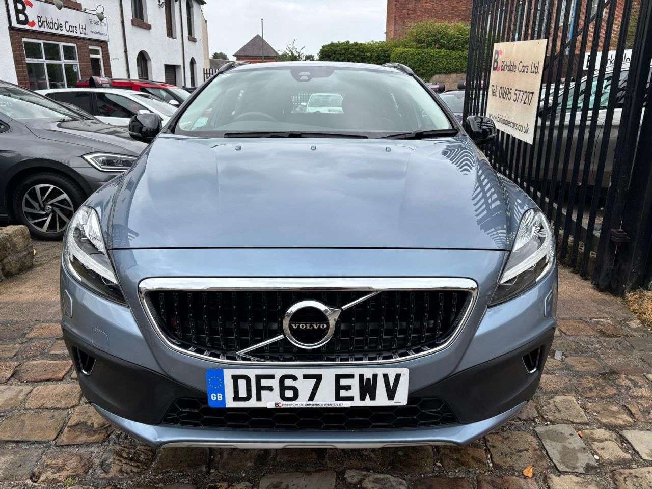 2017 VOLVO V40 CROSS COUNTRY 2017 VOLVO V40 CROSS COUNTRY