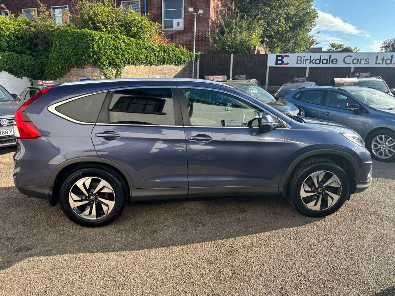 A 2017 HONDA CR-V 1.6 i-DTEC EX SUV 5dr Diesel 4WD Manual Euro 6 (s/s) (160 ps) FSH - LEATHER A 2017 HONDA CR-V 1.6 i-DTEC EX SUV 5dr Diesel 4WD Manual Euro 6 (s/s) (160 ps) FSH - LEATHER