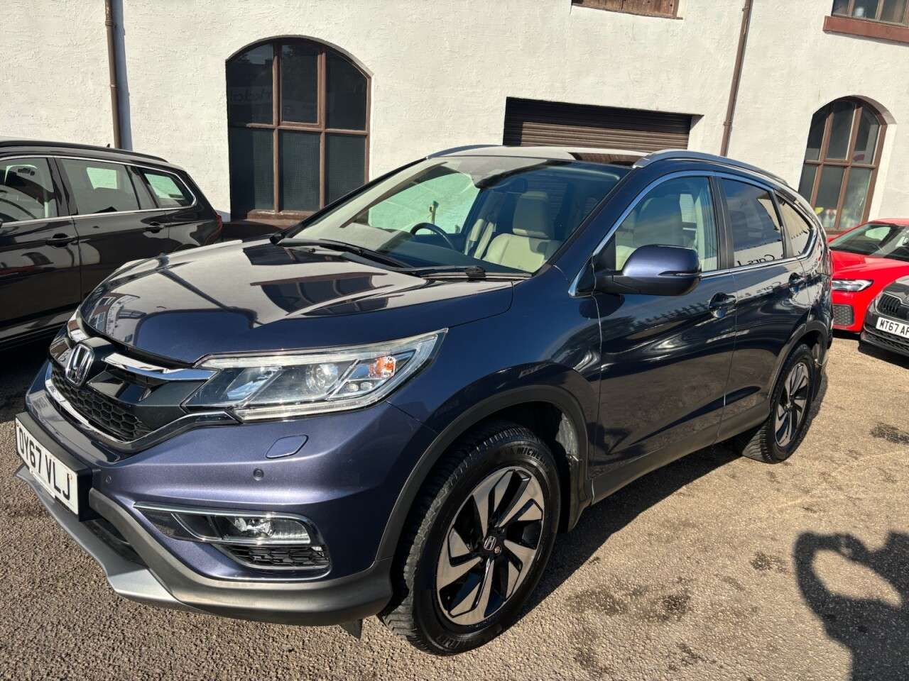A 2017 HONDA CR-V 1.6 i-DTEC EX SUV 5dr Diesel 4WD Manual Euro 6 (s/s) (160 ps) FSH - LEATHER A 2017 HONDA CR-V 1.6 i-DTEC EX SUV 5dr Diesel 4WD Manual Euro 6 (s/s) (160 ps) FSH - LEATHER