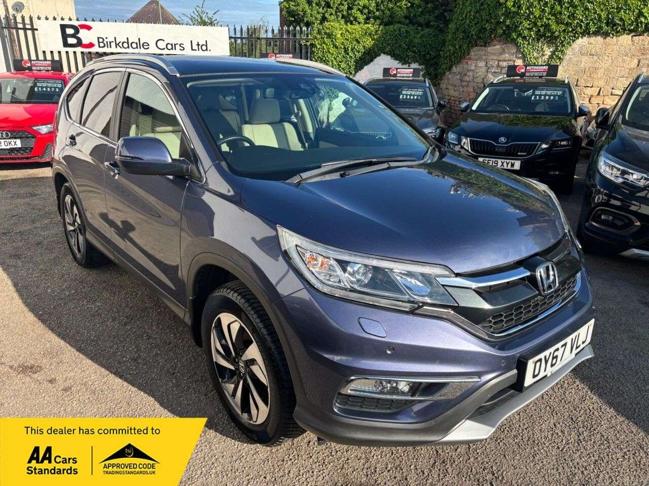 A 2017 HONDA CR-V 1.6 i-DTEC EX SUV 5dr Diesel 4WD Manual Euro 6 (s/s) (160 ps) FSH - LEATHER A 2017 HONDA CR-V 1.6 i-DTEC EX SUV 5dr Diesel 4WD Manual Euro 6 (s/s) (160 ps) FSH - LEATHER