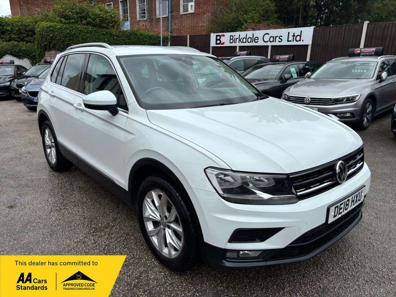 A 2018 VOLKSWAGEN TIGUAN 2.0 TDI SE Navigation SUV 5dr Diesel 4Motion 4WD DSG Auto Euro 6 (s/s) (190 A 2018 VOLKSWAGEN TIGUAN 2.0 TDI SE Navigation SUV 5dr Diesel 4Motion 4WD DSG Auto Euro 6 (s/s) (190