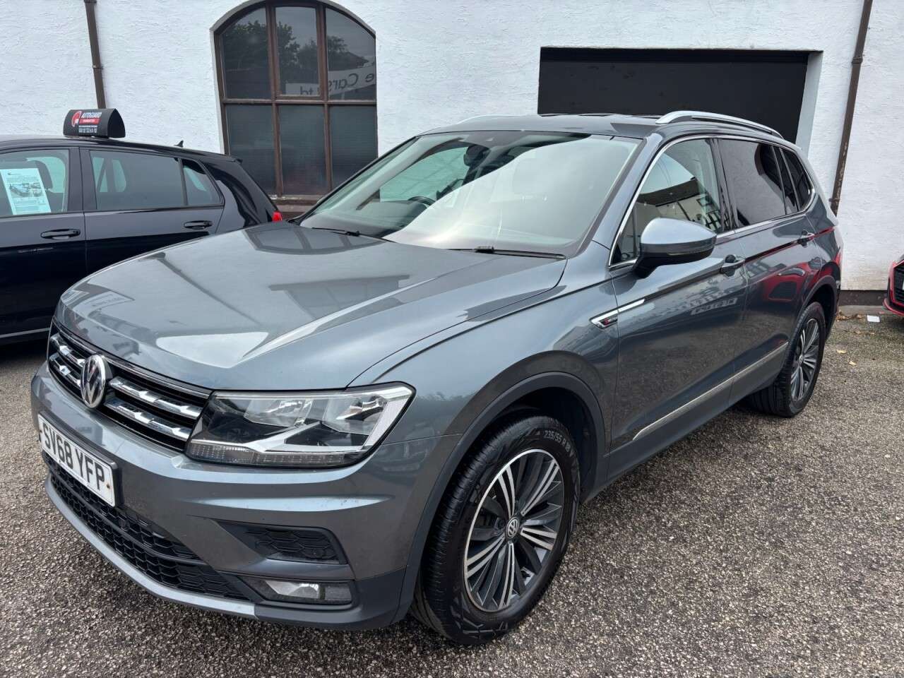 A 2018 VOLKSWAGEN TIGUAN ALLSPACE 2.0 TDI SE Nav SUV 5dr Diesel 4Motion 4WD Manual Euro 6 (s/s) (150 ps) FSH A 2018 VOLKSWAGEN TIGUAN ALLSPACE 2.0 TDI SE Nav SUV 5dr Diesel 4Motion 4WD Manual Euro 6 (s/s) (150 ps) FSH