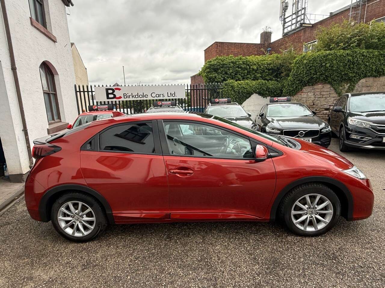 A 2015 HONDA CIVIC 1.6 i-DTEC SR Hatchback 5dr Diesel Manual Euro 5 (s/s) (120 ps) FSH - LEATH A 2015 HONDA CIVIC 1.6 i-DTEC SR Hatchback 5dr Diesel Manual Euro 5 (s/s) (120 ps) FSH - LEATH