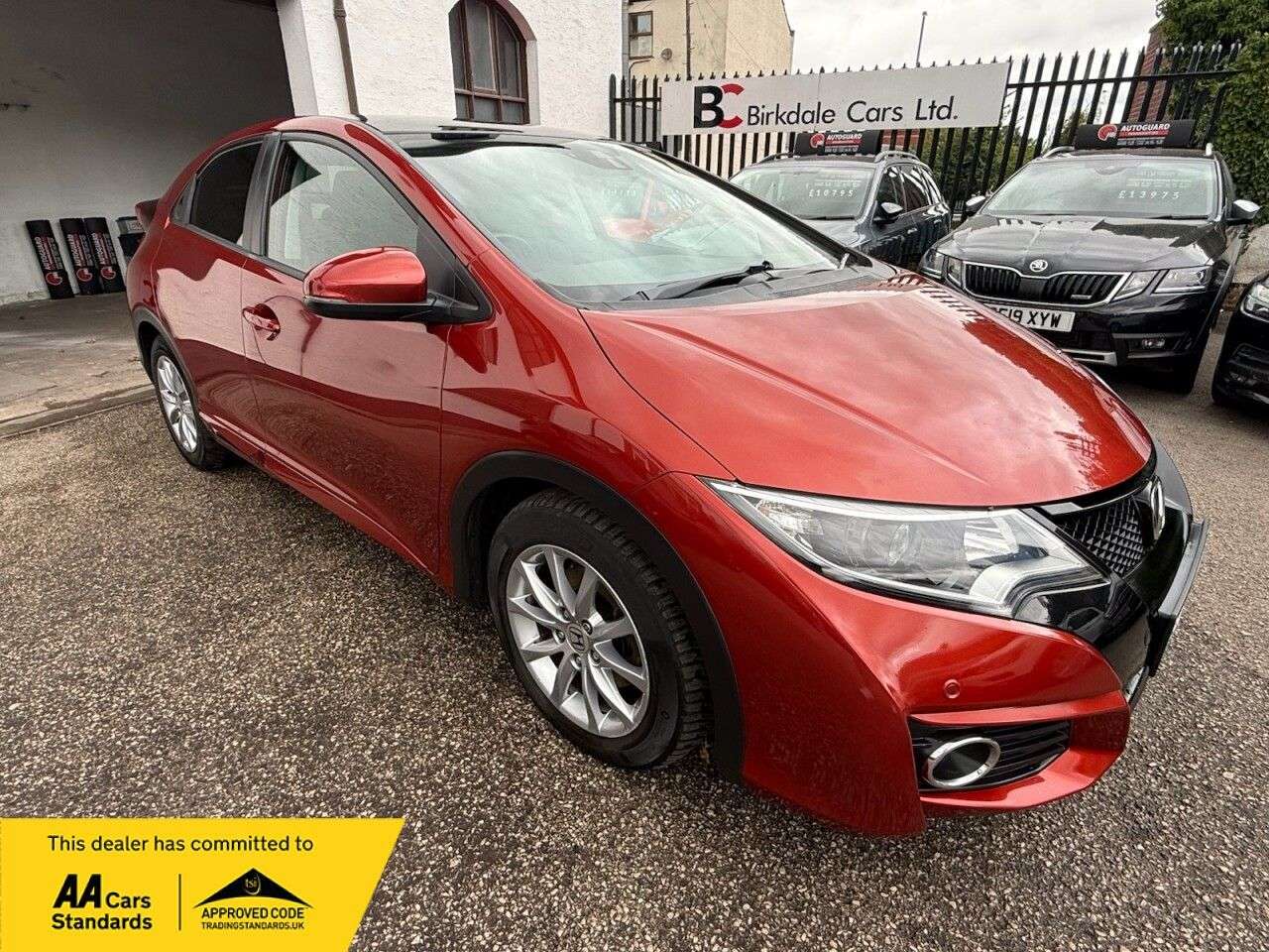 A 2015 HONDA CIVIC 1.6 i-DTEC SR Hatchback 5dr Diesel Manual Euro 5 (s/s) (120 ps) FSH - LEATH A 2015 HONDA CIVIC 1.6 i-DTEC SR Hatchback 5dr Diesel Manual Euro 5 (s/s) (120 ps) FSH - LEATH