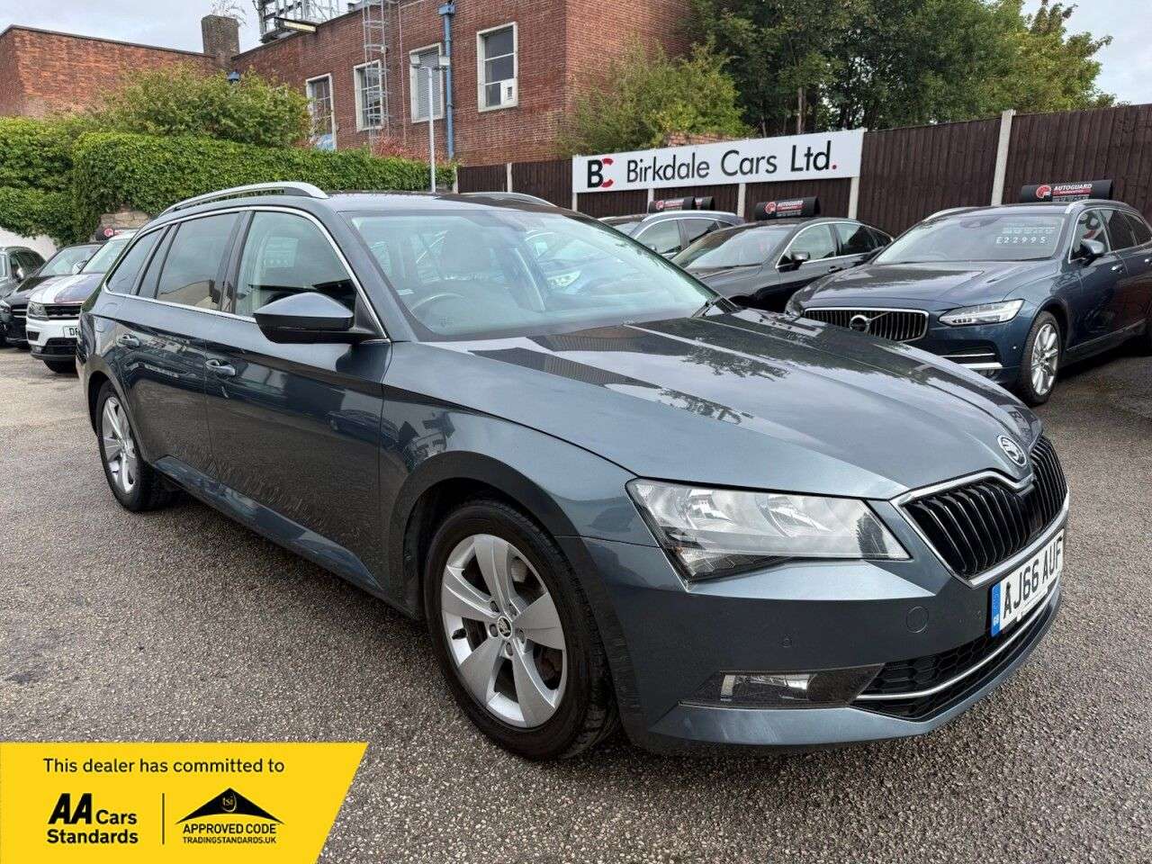 A 2017 SKODA SUPERB 2.0 TDI SE Business Estate 5dr Diesel DSG Auto Euro 6 (s/s) (150 ps) FSH - A 2017 SKODA SUPERB 2.0 TDI SE Business Estate 5dr Diesel DSG Auto Euro 6 (s/s) (150 ps) FSH -