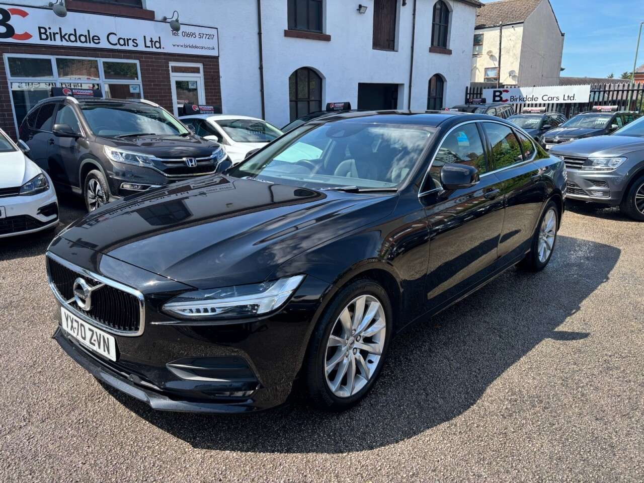A 2020 VOLVO S90 2.0 T4 Momentum Plus Saloon 4dr Petrol Auto Euro 6 (s/s) (190 ps) FSH - LEA A 2020 VOLVO S90 2.0 T4 Momentum Plus Saloon 4dr Petrol Auto Euro 6 (s/s) (190 ps) FSH - LEA