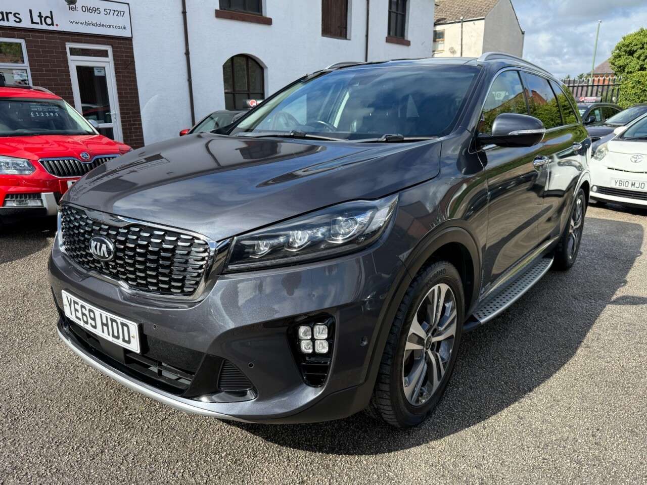 A 2019 KIA SORENTO 2.2 CRDi GT-Line S SUV 5dr Diesel AWD 7-Seat 4WD Auto Euro 6 (s/s) (197 bhp A 2019 KIA SORENTO 2.2 CRDi GT-Line S SUV 5dr Diesel AWD 7-Seat 4WD Auto Euro 6 (s/s) (197 bhp