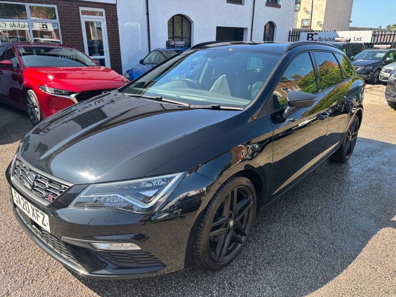 A 2020 SEAT LEON 1.5 TSI EVO FR Black Edition Estate 5dr Petrol DSG Auto Euro 6 (s/s) (150 p A 2020 SEAT LEON 1.5 TSI EVO FR Black Edition Estate 5dr Petrol DSG Auto Euro 6 (s/s) (150 p