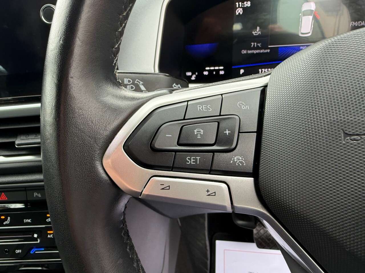2023 VOLKSWAGEN T-ROC 2023 VOLKSWAGEN T-ROC