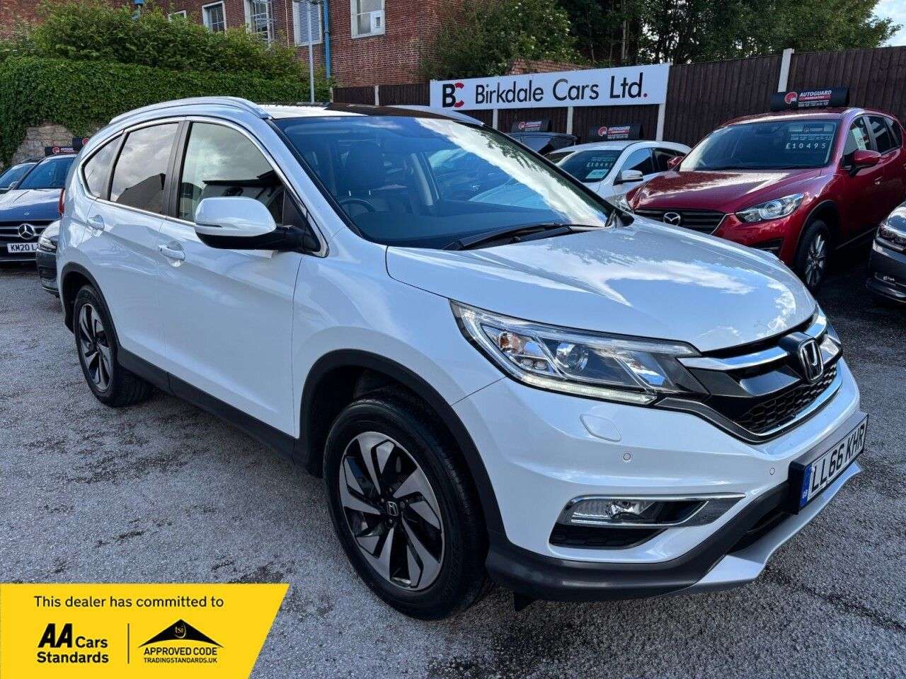 A 2016 HONDA CR-V 2.0 i-VTEC EX SUV 5dr Petrol 4WD Auto Euro 6 (155 ps) FSH - LEATER/HEATED - A 2016 HONDA CR-V 2.0 i-VTEC EX SUV 5dr Petrol 4WD Auto Euro 6 (155 ps) FSH - LEATER/HEATED -