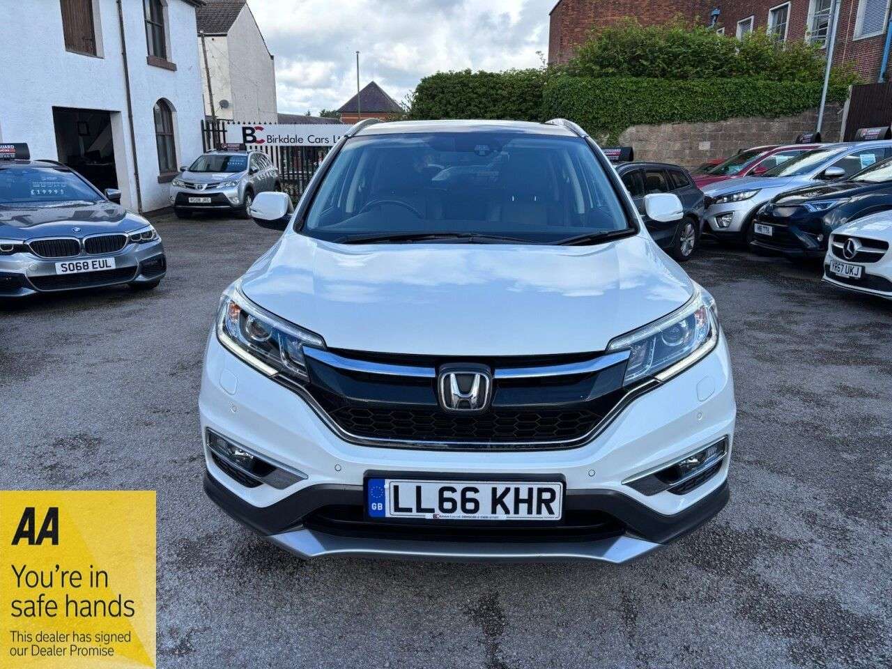 A 2016 HONDA CR-V 2.0 i-VTEC EX SUV 5dr Petrol 4WD Auto Euro 6 (155 ps) FSH - LEATER/HEATED - A 2016 HONDA CR-V 2.0 i-VTEC EX SUV 5dr Petrol 4WD Auto Euro 6 (155 ps) FSH - LEATER/HEATED -