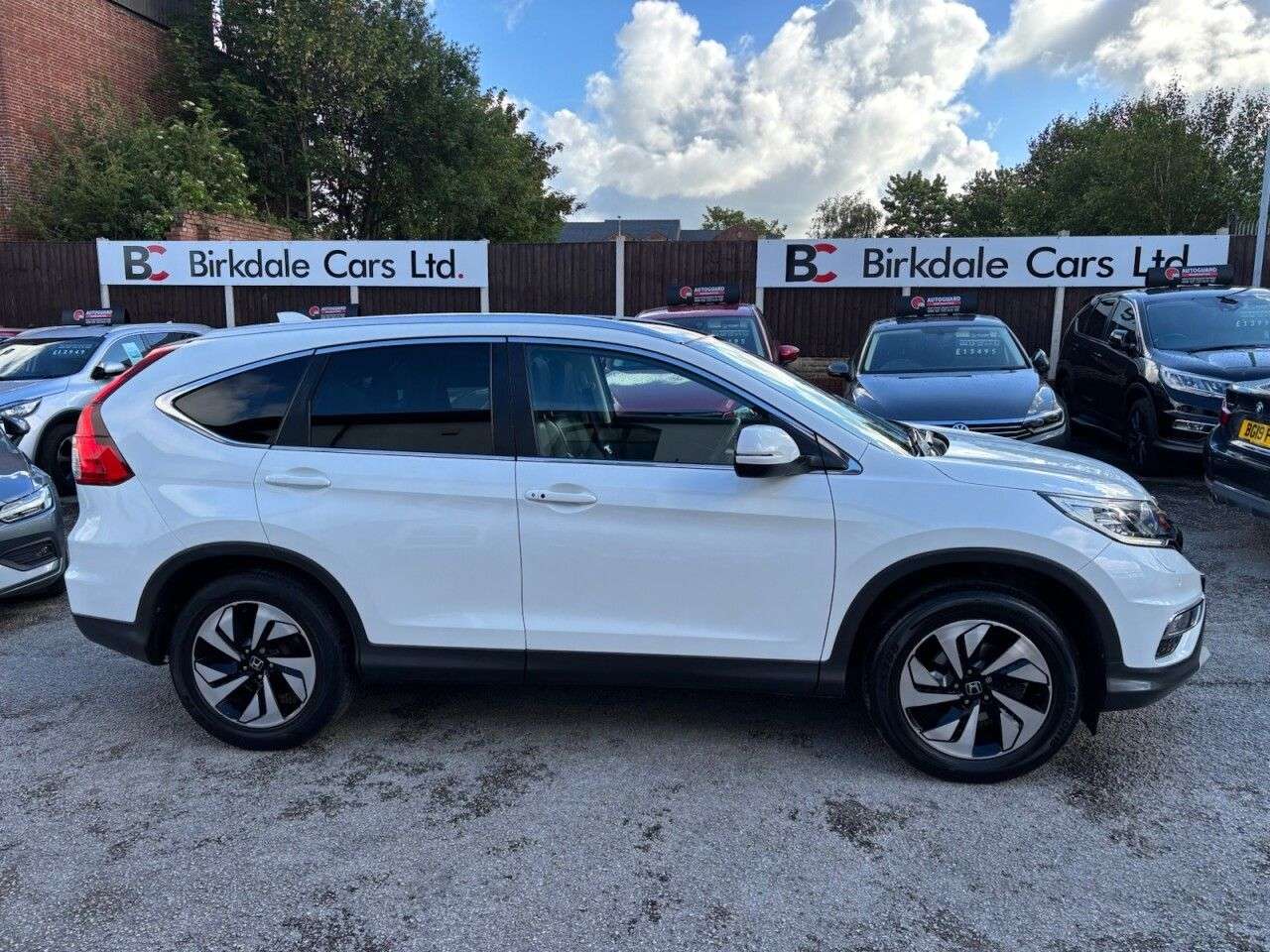 A 2016 HONDA CR-V 2.0 i-VTEC EX SUV 5dr Petrol 4WD Auto Euro 6 (155 ps) FSH - LEATER/HEATED - A 2016 HONDA CR-V 2.0 i-VTEC EX SUV 5dr Petrol 4WD Auto Euro 6 (155 ps) FSH - LEATER/HEATED -