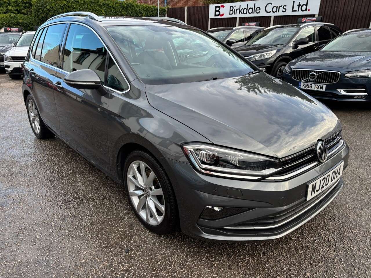 A 2020 VOLKSWAGEN GOLF SV 1.5 TSI EVO GPF GT MPV 5dr Petrol DSG Auto Euro 6 (s/s) (150 ps) FSH - HEAT A 2020 VOLKSWAGEN GOLF SV 1.5 TSI EVO GPF GT MPV 5dr Petrol DSG Auto Euro 6 (s/s) (150 ps) FSH - HEAT