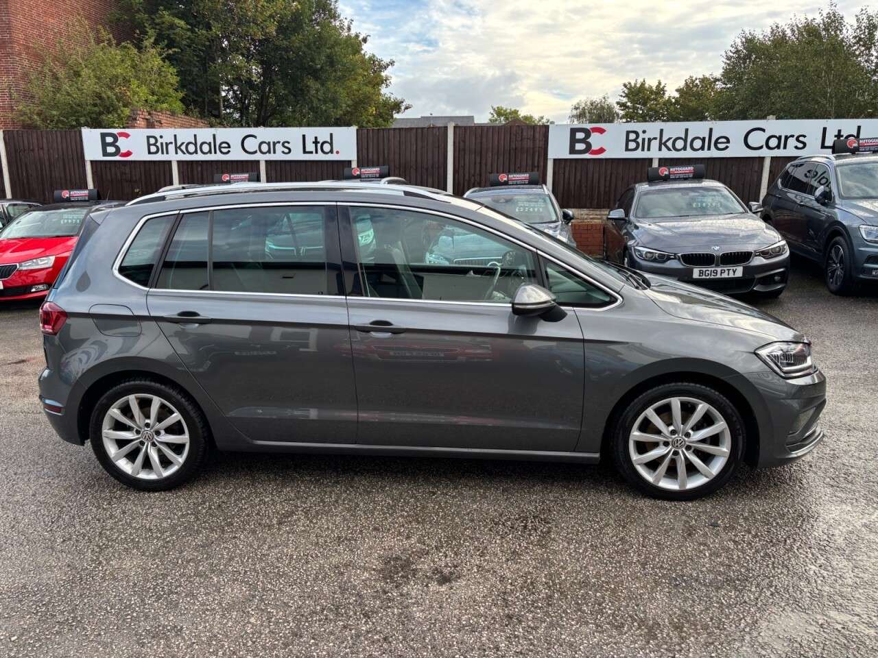 A 2020 VOLKSWAGEN GOLF SV 1.5 TSI EVO GPF GT MPV 5dr Petrol DSG Auto Euro 6 (s/s) (150 ps) FSH - HEAT A 2020 VOLKSWAGEN GOLF SV 1.5 TSI EVO GPF GT MPV 5dr Petrol DSG Auto Euro 6 (s/s) (150 ps) FSH - HEAT