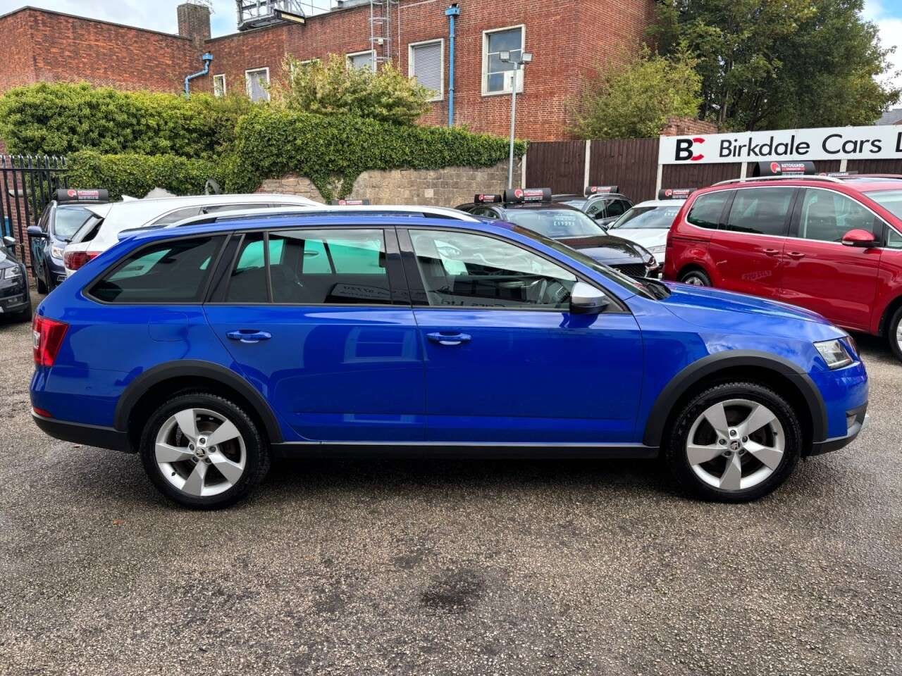 A 2019 SKODA OCTAVIA 2.0 TDI Scout Estate 5dr Diesel 4WD DSG Auto Euro 6 (s/s) (150 ps) FSH(SKOD A 2019 SKODA OCTAVIA 2.0 TDI Scout Estate 5dr Diesel 4WD DSG Auto Euro 6 (s/s) (150 ps) FSH(SKOD