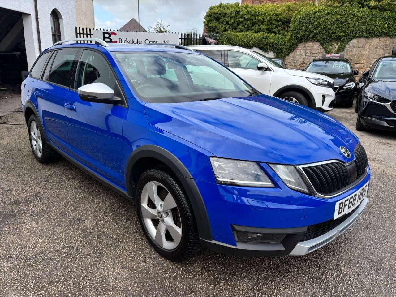A 2019 SKODA OCTAVIA 2.0 TDI Scout Estate 5dr Diesel 4WD DSG Auto Euro 6 (s/s) (150 ps) FSH(SKOD A 2019 SKODA OCTAVIA 2.0 TDI Scout Estate 5dr Diesel 4WD DSG Auto Euro 6 (s/s) (150 ps) FSH(SKOD