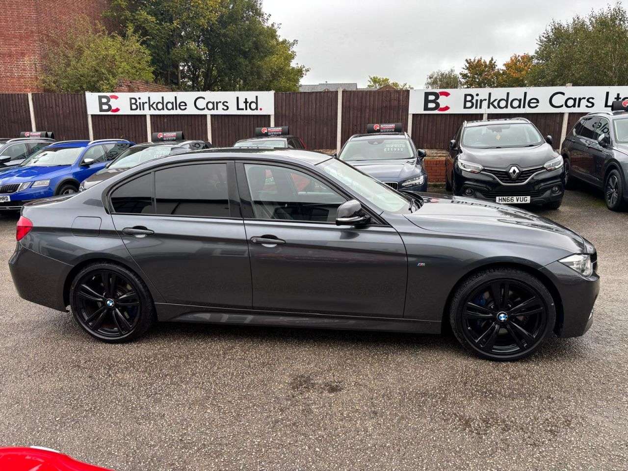 A 2017 BMW 3 SERIES 2.0 320d M Sport Saloon 4dr Diesel Auto Euro 6 (s/s) (190 ps) FSH - LEATHER A 2017 BMW 3 SERIES 2.0 320d M Sport Saloon 4dr Diesel Auto Euro 6 (s/s) (190 ps) FSH - LEATHER