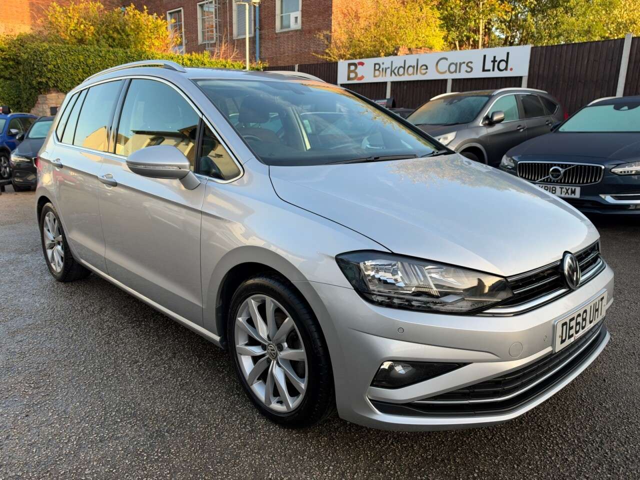 A 2018 VOLKSWAGEN GOLF SV 1.5 TSI EVO GPF GT MPV 5dr Petrol DSG Euro 6 (s/s) (150 ps) FSH (VW) - APPL A 2018 VOLKSWAGEN GOLF SV 1.5 TSI EVO GPF GT MPV 5dr Petrol DSG Euro 6 (s/s) (150 ps) FSH (VW) - APPL