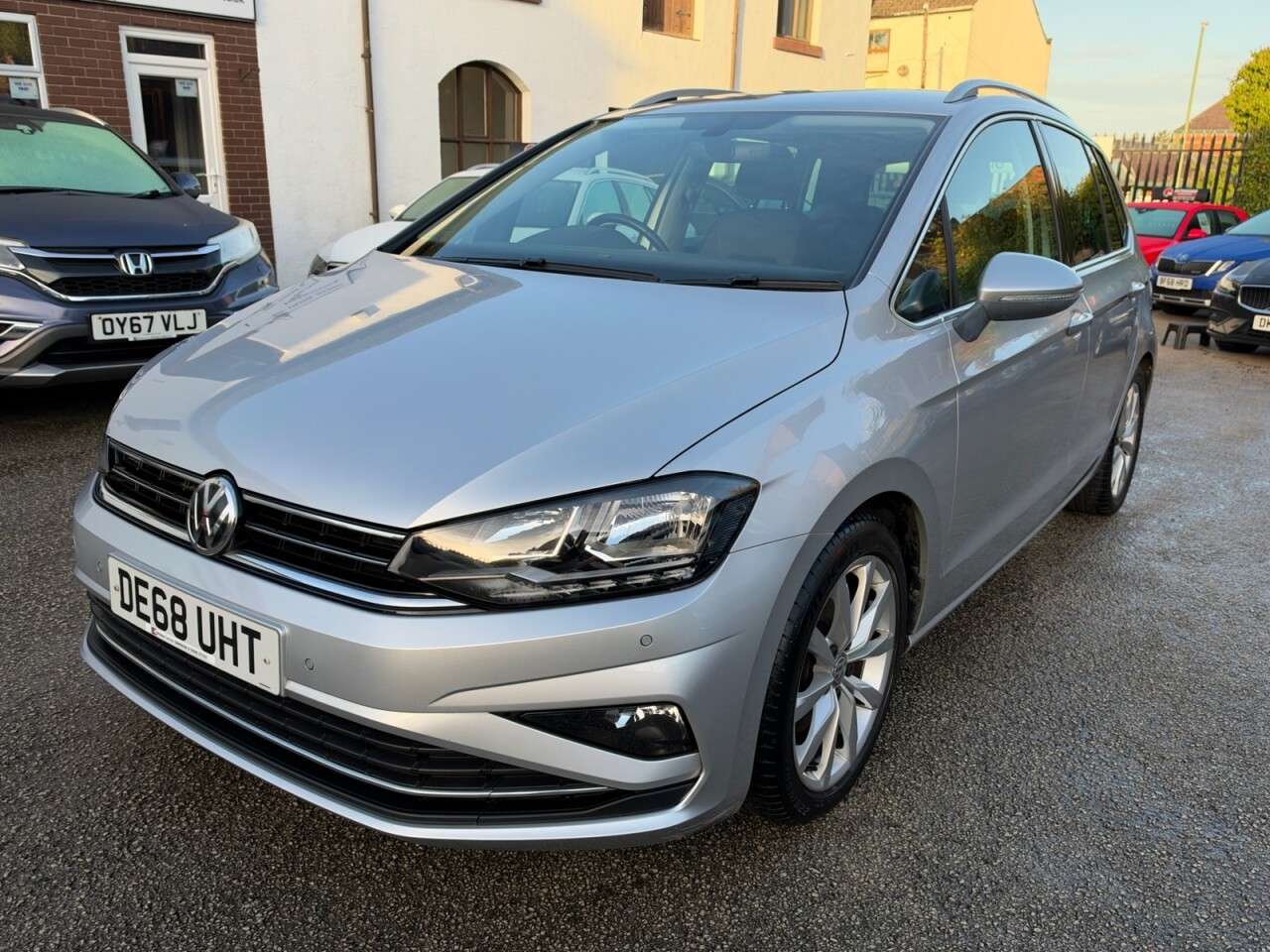 A 2018 VOLKSWAGEN GOLF SV 1.5 TSI EVO GPF GT MPV 5dr Petrol DSG Euro 6 (s/s) (150 ps) FSH (VW) - APPL A 2018 VOLKSWAGEN GOLF SV 1.5 TSI EVO GPF GT MPV 5dr Petrol DSG Euro 6 (s/s) (150 ps) FSH (VW) - APPL