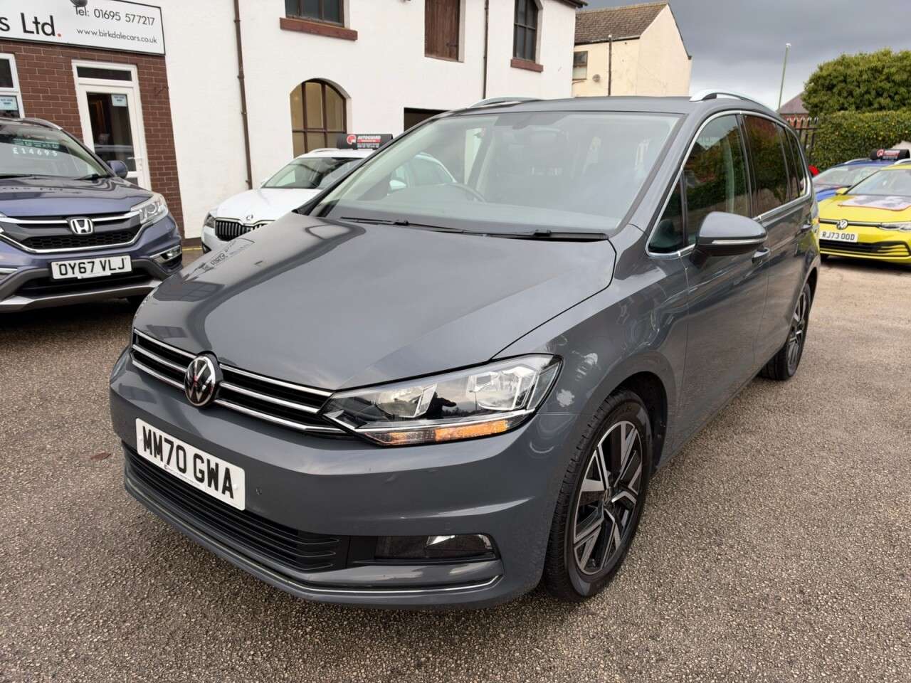 A 2021 VOLKSWAGEN TOURAN 1.5 TSI EVO SEL MPV 5dr Petrol DSG 7-Seat Auto Euro 6 (s/s) (150 ps) FSH (V A 2021 VOLKSWAGEN TOURAN 1.5 TSI EVO SEL MPV 5dr Petrol DSG 7-Seat Auto Euro 6 (s/s) (150 ps) FSH (V