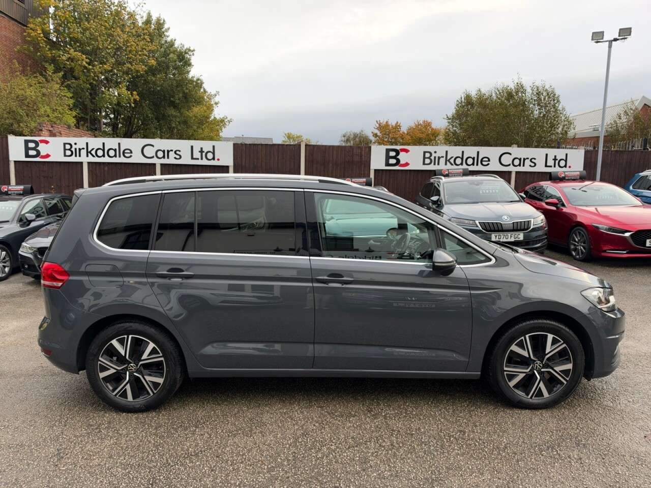 A 2021 VOLKSWAGEN TOURAN 1.5 TSI EVO SEL MPV 5dr Petrol DSG 7-Seat Auto Euro 6 (s/s) (150 ps) FSH (V A 2021 VOLKSWAGEN TOURAN 1.5 TSI EVO SEL MPV 5dr Petrol DSG 7-Seat Auto Euro 6 (s/s) (150 ps) FSH (V
