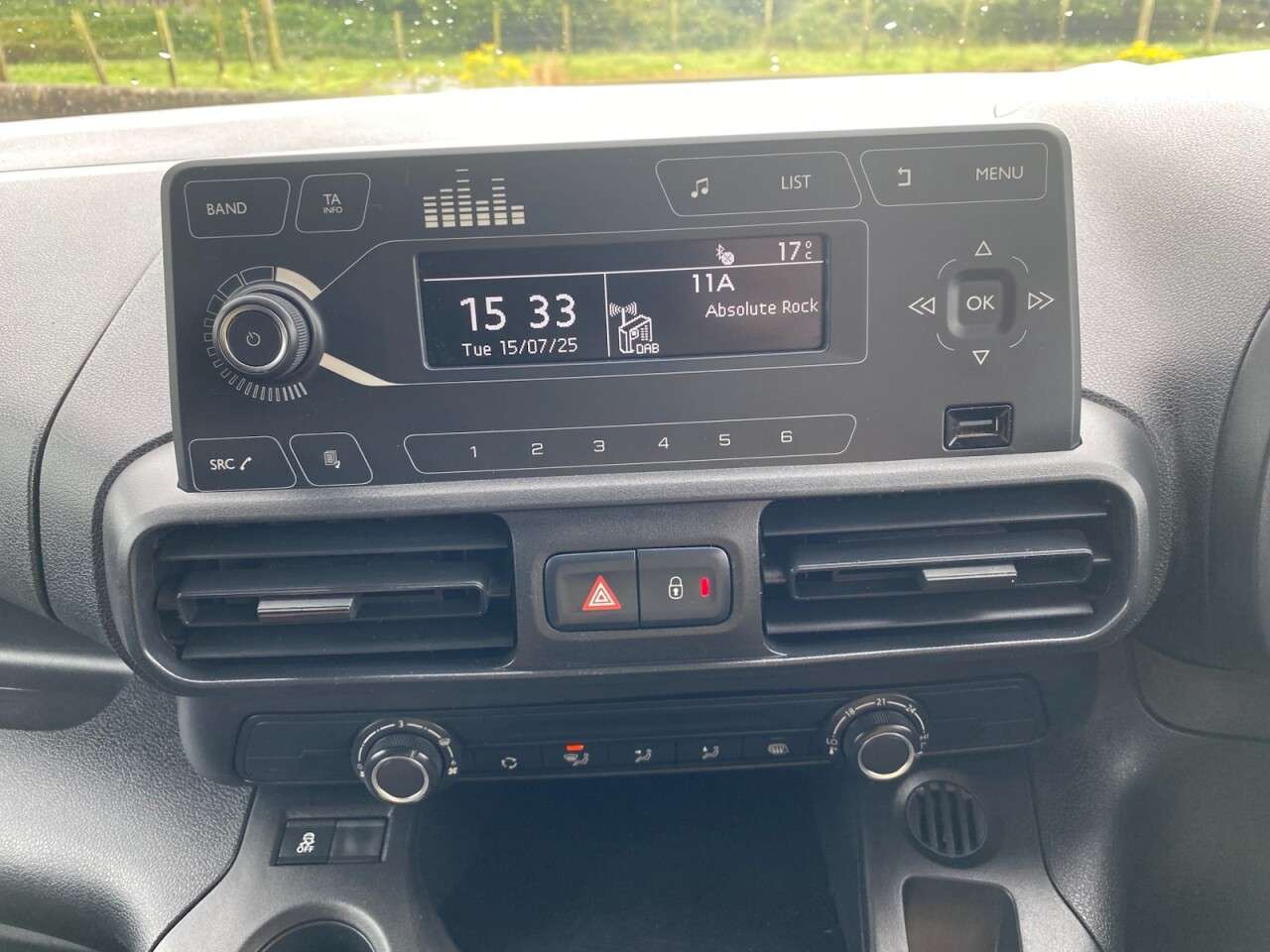 A 2020 VAUXHALL COMBO 1.5 Turbo D 2000 Edition NO VAT VAN L1 H1 Euro 6 (s/s) (100 ps) A 2020 VAUXHALL COMBO 1.5 Turbo D 2000 Edition NO VAT VAN L1 H1 Euro 6 (s/s) (100 ps)