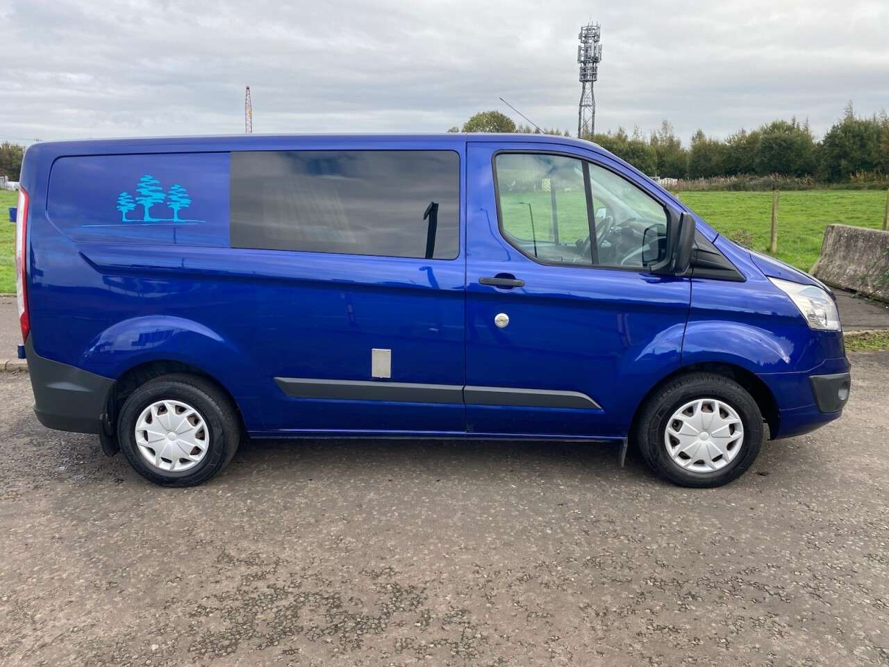 A 2016 FORD TRANSIT CUSTOM 2.2 TDCi 290 TREND NO VAT DAY VAN CONVERSION 125BHP OUTSIDE POWER SOCKET A 2016 FORD TRANSIT CUSTOM 2.2 TDCi 290 TREND NO VAT DAY VAN CONVERSION 125BHP OUTSIDE POWER SOCKET
