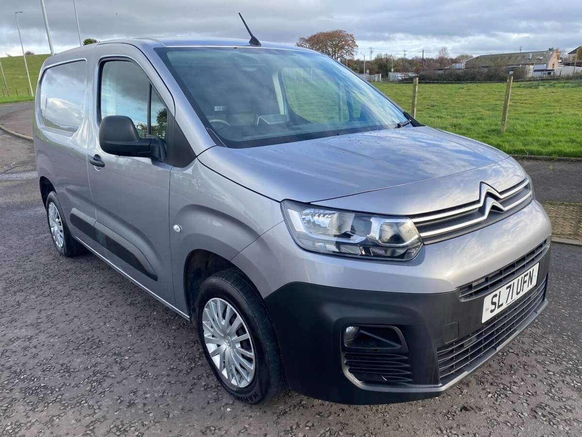 Check out this Citroen Berlingo 2021 Diesel Manual