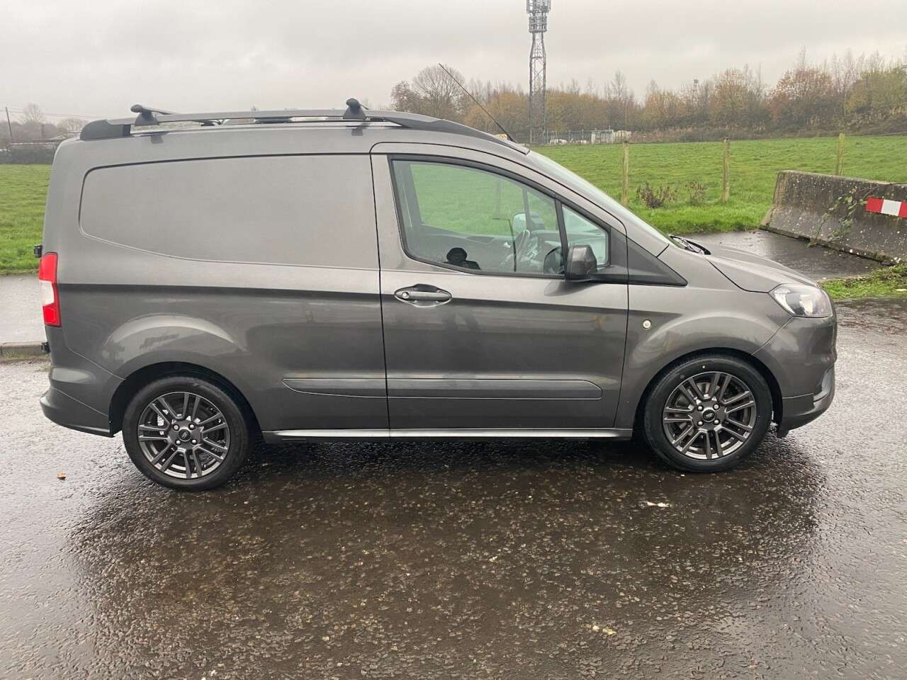 A 2018 FORD TRANSIT COURIER 1.5 TDCi Sport Nav NO VAT VAN Euro 6 (100 ps) A 2018 FORD TRANSIT COURIER 1.5 TDCi Sport Nav NO VAT VAN Euro 6 (100 ps)