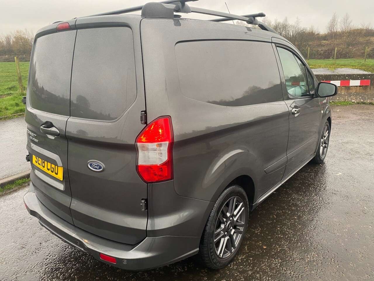 A 2018 FORD TRANSIT COURIER 1.5 TDCi Sport Nav NO VAT VAN Euro 6 (100 ps) A 2018 FORD TRANSIT COURIER 1.5 TDCi Sport Nav NO VAT VAN Euro 6 (100 ps)