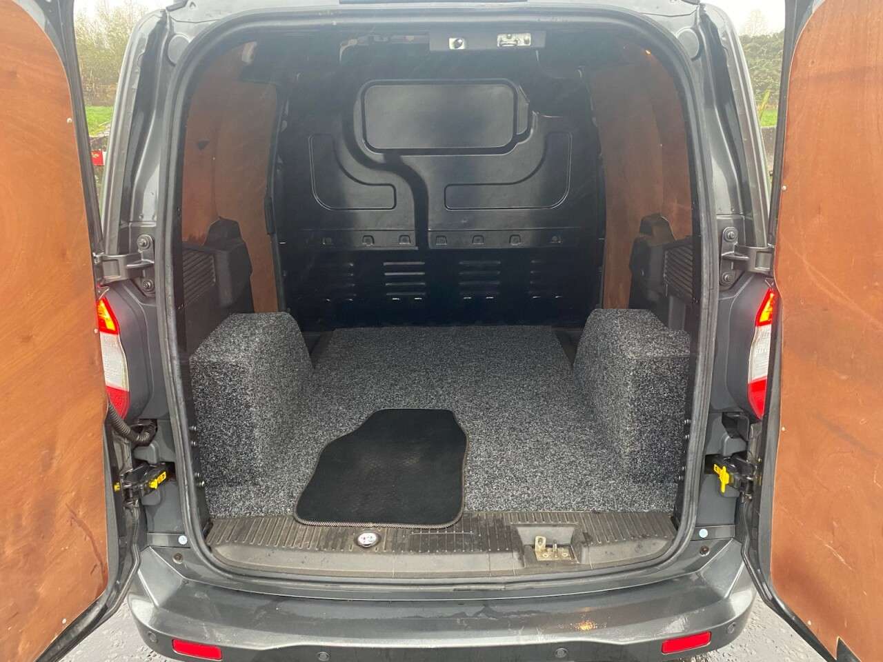 2018 FORD TRANSIT COURIER 2018 FORD TRANSIT COURIER