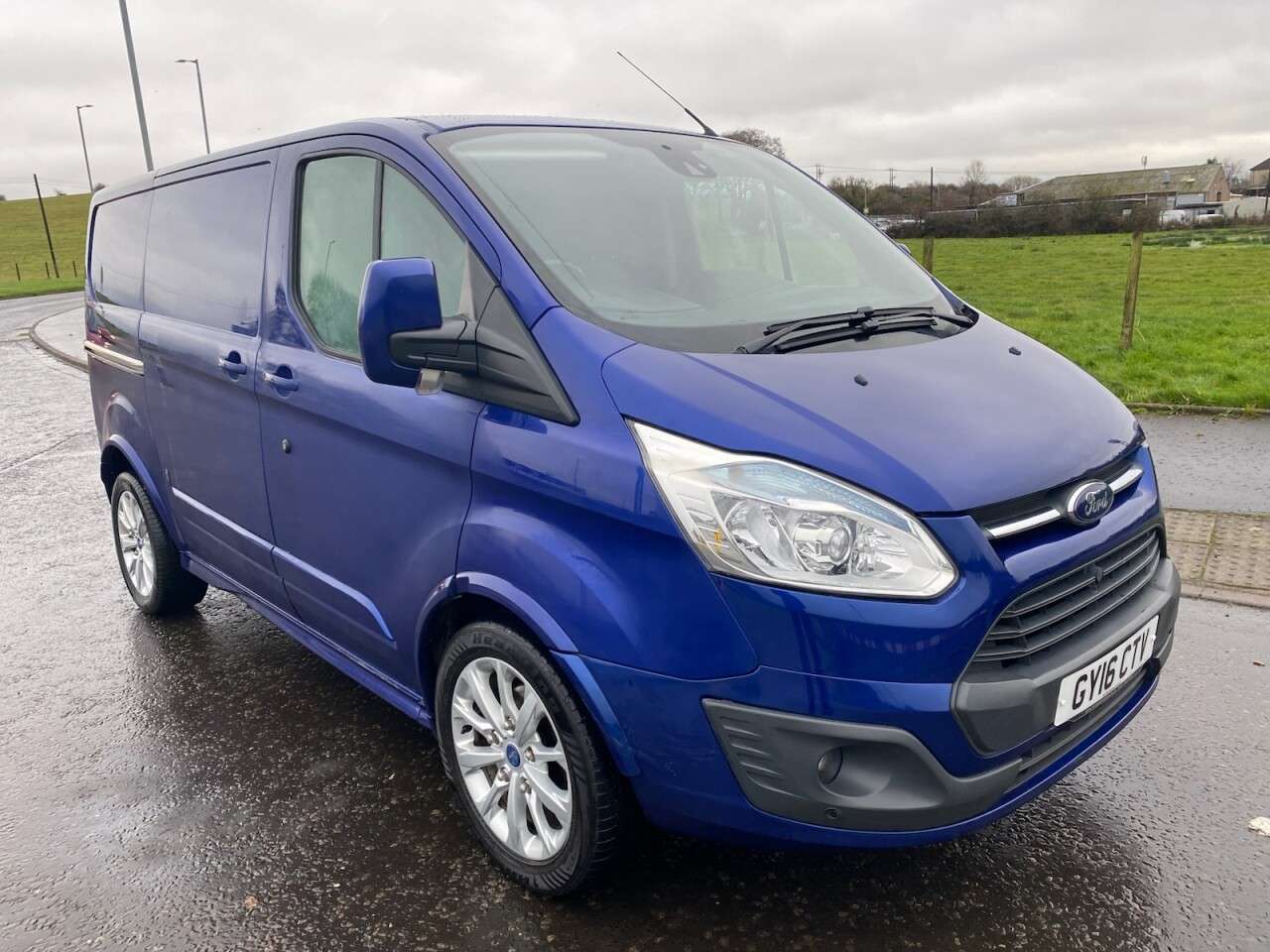 A 2016 FORD TRANSIT CUSTOM 2.2 TDCi 290 Sport NO VAT VAN 153 bhp TIMING CHAIN NOT BELTS A 2016 FORD TRANSIT CUSTOM 2.2 TDCi 290 Sport NO VAT VAN 153 bhp TIMING CHAIN NOT BELTS